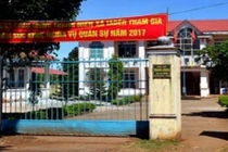 Cách chức 2 chủ tịch UBND xã quan hệ bất chính