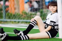 Bé gái Trung Quốc 13 tuổi cao 1,78m, chân dài 1,15m