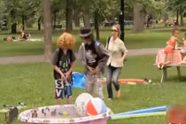 Video hài hước: Khi trẻ con lừa người lớn