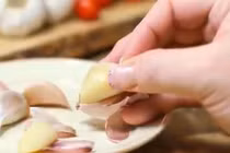 Video: Những người có bệnh này không nên ăn tỏi