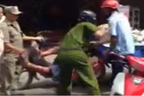 Xác minh clip công an đánh dân nhập viện