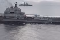 Tàu sân bay duy nhất của Nga thị uy trên Địa Trung Hải