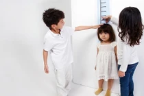 Sai lầm tai hại của mẹ khiến con bị lùn ngay từ trong bụng