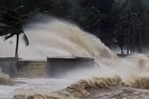 Bão số 1 đổ bộ Thái Bình - Ninh Bình, gió giật cấp 12