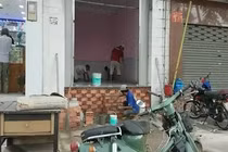 Muôn kiểu chống ngập khiến dân khóc giữa Sài Gòn