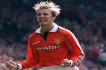 Bàn thắng từ chấm phạt góc đẹp nhất lịch sử bóng đá