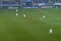 Pha chuyền bóng như bán độ ở tứ kết Copa America 2015