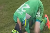 Thủ môn “nhọ nhất quả đất“