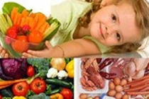 Chế độ dinh dưỡng tăng sức đề kháng cho trẻ khi chuyển mùa