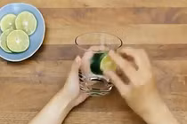 Bỏ túi 4 cách làm ly cốc thủy tinh sáng bóng