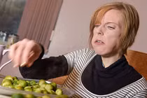 Phá kỉ lục thế giới vì ăn 3,2kg bông cải trong 30 phút