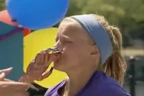 Kinh hãi cảnh cua phục kích người trong chậu nước