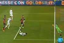 30 pha cứu thua khó tin của thủ môn mùa giải 2016/2017