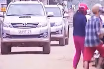 Đến xã vùng cao “tràn ngập” nhà khủng, xế sang