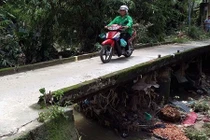 Đồng Nai: Mưa lũ cuốn tử vong 1 nam thanh niên khi đi qua cầu