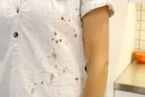 Mẹo hay đánh bay nhựa trái cây trên quần áo