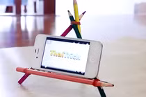 Tự chế giá đỡ điện thoại từ những vật liệu không ngờ