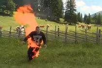 Người đàn ông tự thiêu để phá vỡ kỷ lục Guinness