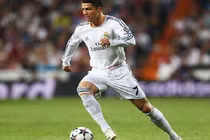 20 pha solo ghi bàn đỉnh nhất của siêu sao bóng đá