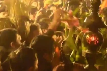 Tranh cướp lộc náo loạn đền Trần sau lễ khai ấn