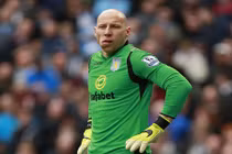 Sai lầm siêu ngớ ngẩn của thủ thành Aston Villa