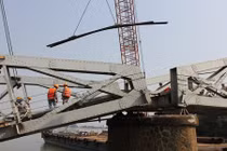 Kiến nghị đưa cầu Ghềnh bị sập vào bảo tàng