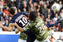 15 pha đánh gót ghi bàn đẳng cấp trong bóng đá