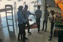 Video: Tóm gọi nam thanh niên vào siêu thị trộm đồ 