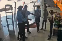 Video: Tóm gọi nam thanh niên vào siêu thị trộm đồ 