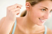 Dùng tăm bông ngoáy tai, ai ngờ những điều này xảy ra