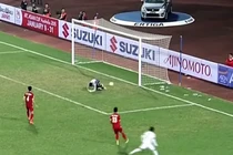 Báo quốc tế ví von Nguyên Mạnh với thủ thành Massimo Taibi