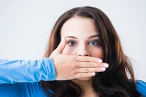 Cách đơn giản để loại bỏ mùi hôi miệng