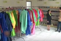 Mẹo bảo quản áo mưa bền đẹp không phải ai cũng biết