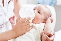 5 sai lầm thường gặp khi sử dụng bình sữa cần loại bỏ