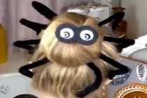 Kiểu tết tóc con nhện cực dị cho đêm Halloween