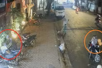 Video: Đôi nam nữ chở theo trẻ nhỏ, dàn cảnh “chôm” xe giữa phố