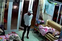 Video: Liều lĩnh xông vào nhà có người cướp tài sản