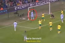 Top 10 pha ghi bàn kiểu hạ nhục thủ môn đối phương