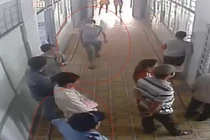 Nghi can xông vào viện truy sát bệnh nhân, bảo vệ bỏ chạy