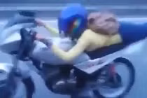 Thót tim cảnh “siêu nhân” lái mô tô trên phố