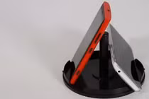 5 cách làm giá đỡ điện thoại độc đáo đến khó tin