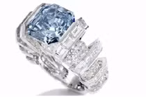 Vẻ đẹp hiếm có của chiếc nhẫn kim cương xanh 555 tỷ đồng