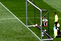 Quay chậm pha ghi bàn của Neymar từ phía sau khung thành