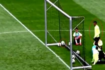 Quay chậm pha ghi bàn của Neymar từ phía sau khung thành