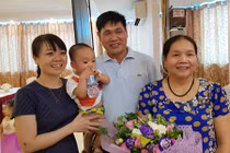 Kỳ tích, người phụ nữ 60 tuổi sinh con, nuôi con bằng sữa mẹ