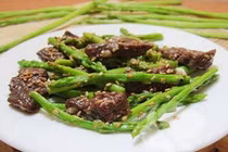 Măng tây xào thịt bò, món ăn cải thiện bản lĩnh đàn ông