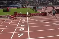 Sự cố hài hước trong cuộc thi chạy