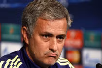 Giây phút yếu mềm của huấn luyện viên Jose Mourinho