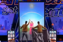 Màn ảo thuật “nhân bản” làm choáng váng thế giới