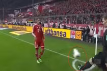 Pha xử lý bóng kỹ thuật của trọng tài biên 